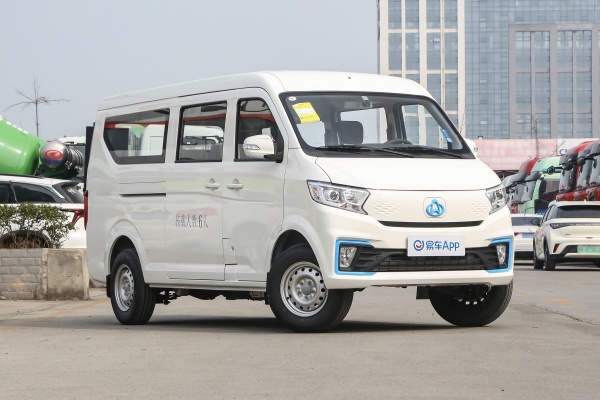 置换跨越星V5 EV优惠0.3万元