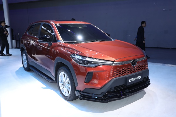 卡罗拉锐放优惠高达3.3万元