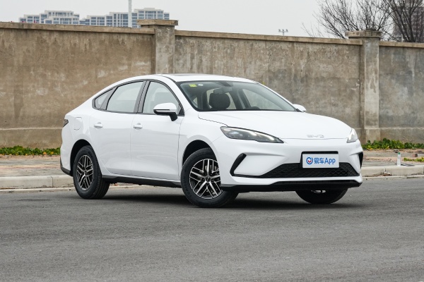 置换海豹05DM-i享受补贴送大礼包