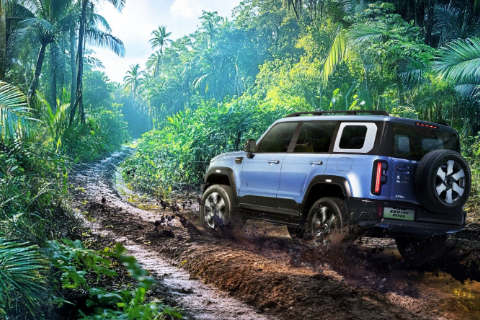 BJ40增程硬派方盒子1200km真续航带电野